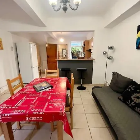 Holiday home Maison De A Deux Pas Du Centre Arles